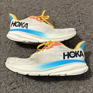 Hoka Clifton 9